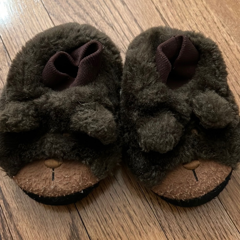 L.L.Bean bear slippers - toddler 5/6
